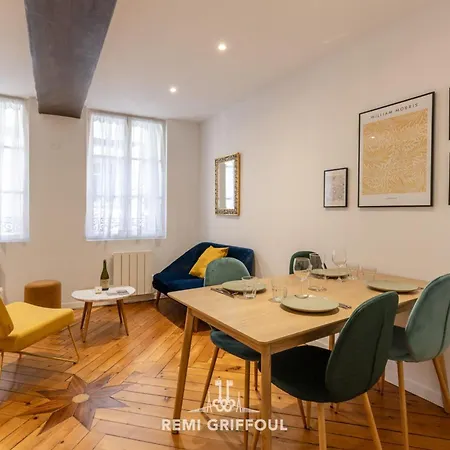 Le Bois Bleu - 1st Floor - Center Apartment *