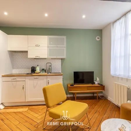 Le Bois Bleu - 1st Floor - Center Апартаменты *