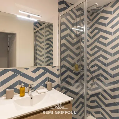 Le Bois Bleu - 1st Floor - Center *