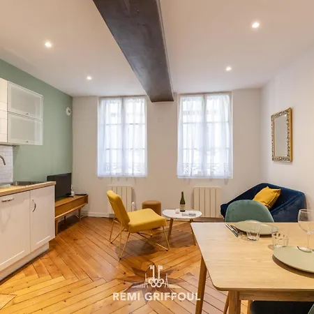 Le Bois Bleu - 1st Floor - Center Apartment *