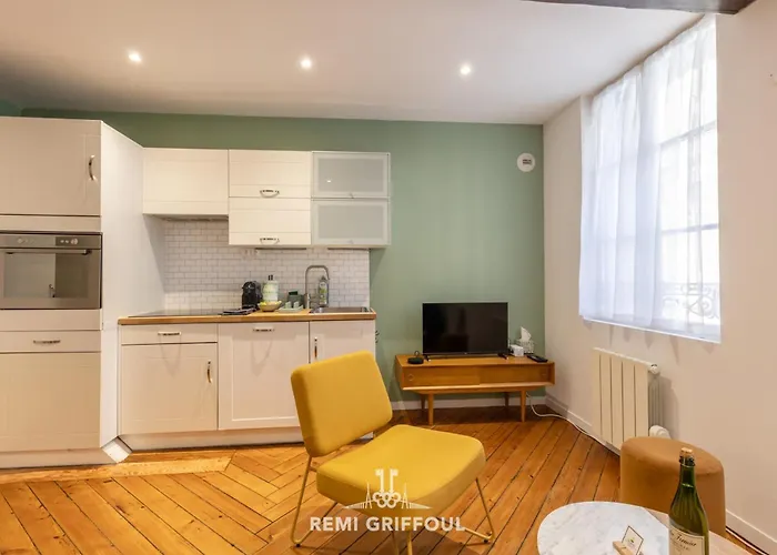 Le Bois Bleu - 1st Floor - Center アパート *